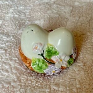Vintage Avon Egg Nest Salt + Pepper Shaker